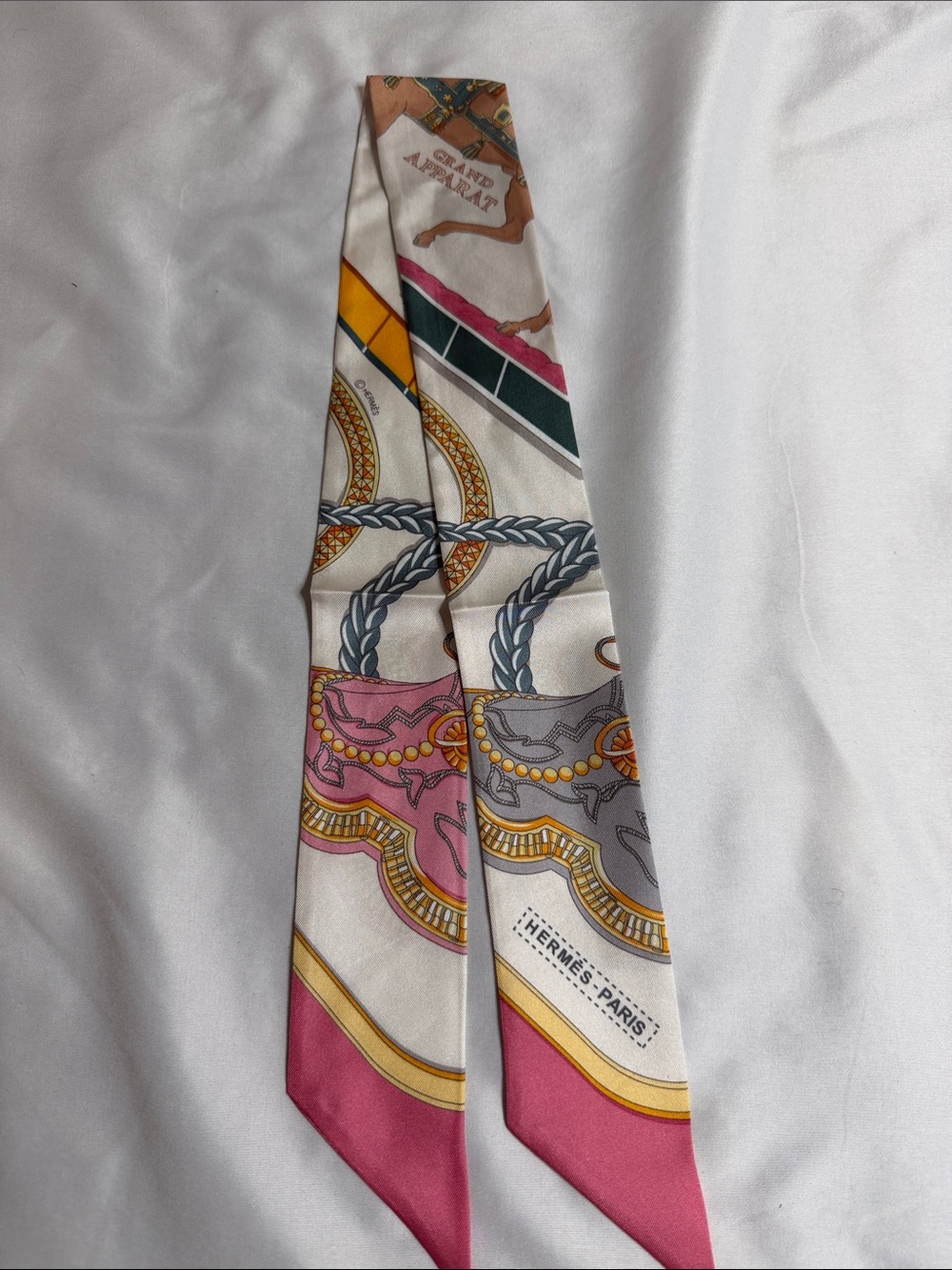 Hermès Grand Apparat Twilly Scarf in the Rose Nacre/Gold/Anthracite